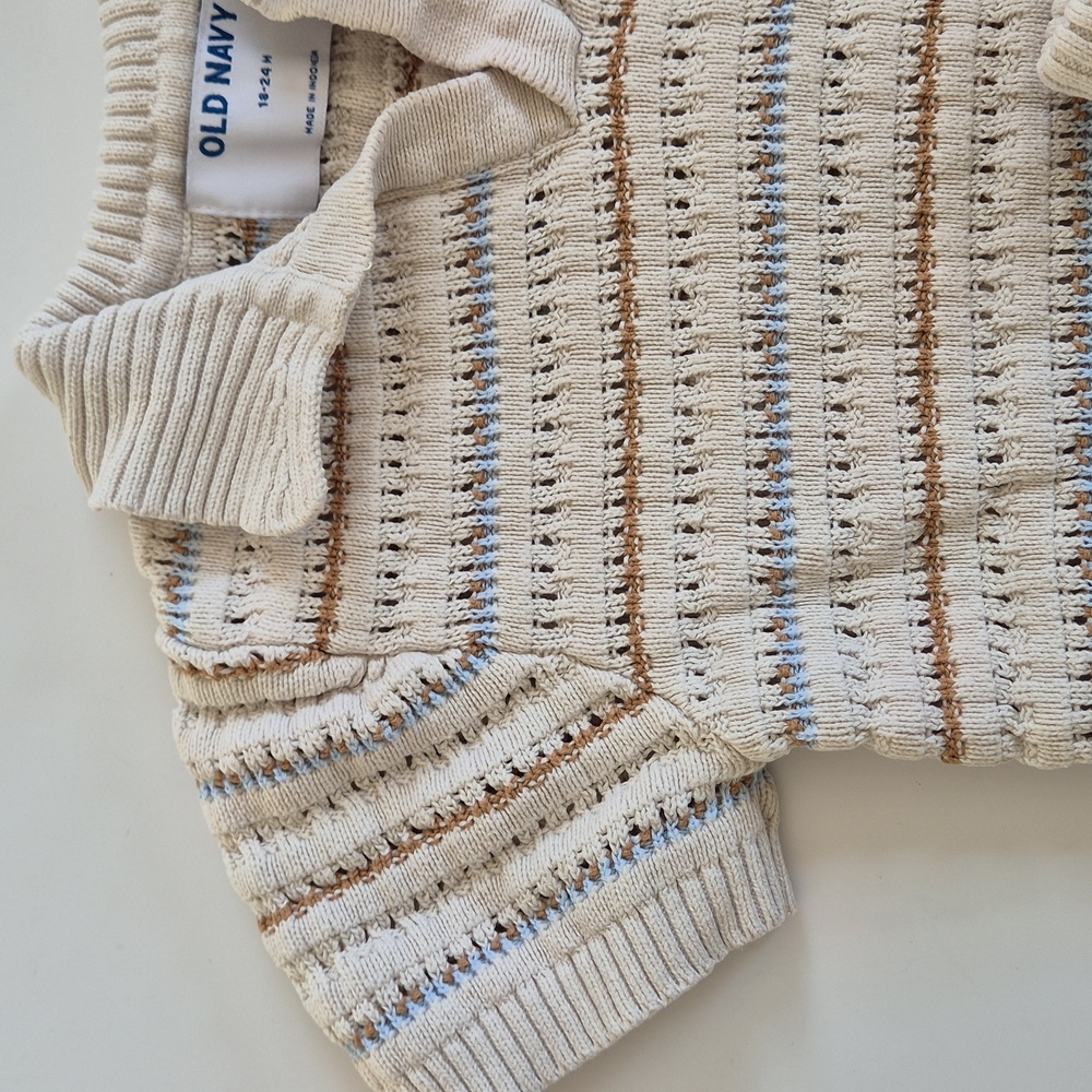 Old Navy Striped Knit Baby Set - Picture 4 of 8
